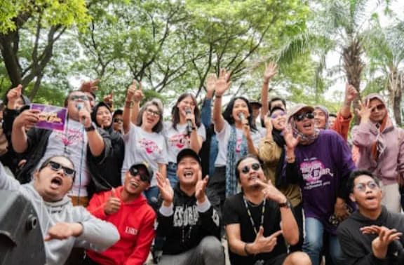 Ambyar Mak Byar Sukses Hibur Warga Solo:Taman Balekambang Jadi Ajang Karaoke dan Joget Bareng Sobat Ambyar 1 IMG 20241229 WA0047