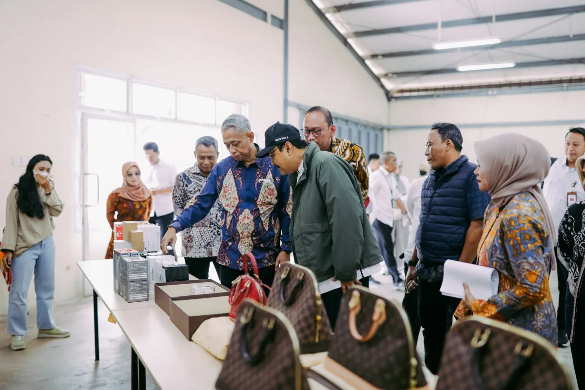 Kemensos Akan Lelang Mobil Mewah Rolls_Royce Hingga Logam Mulia 1 ae 268