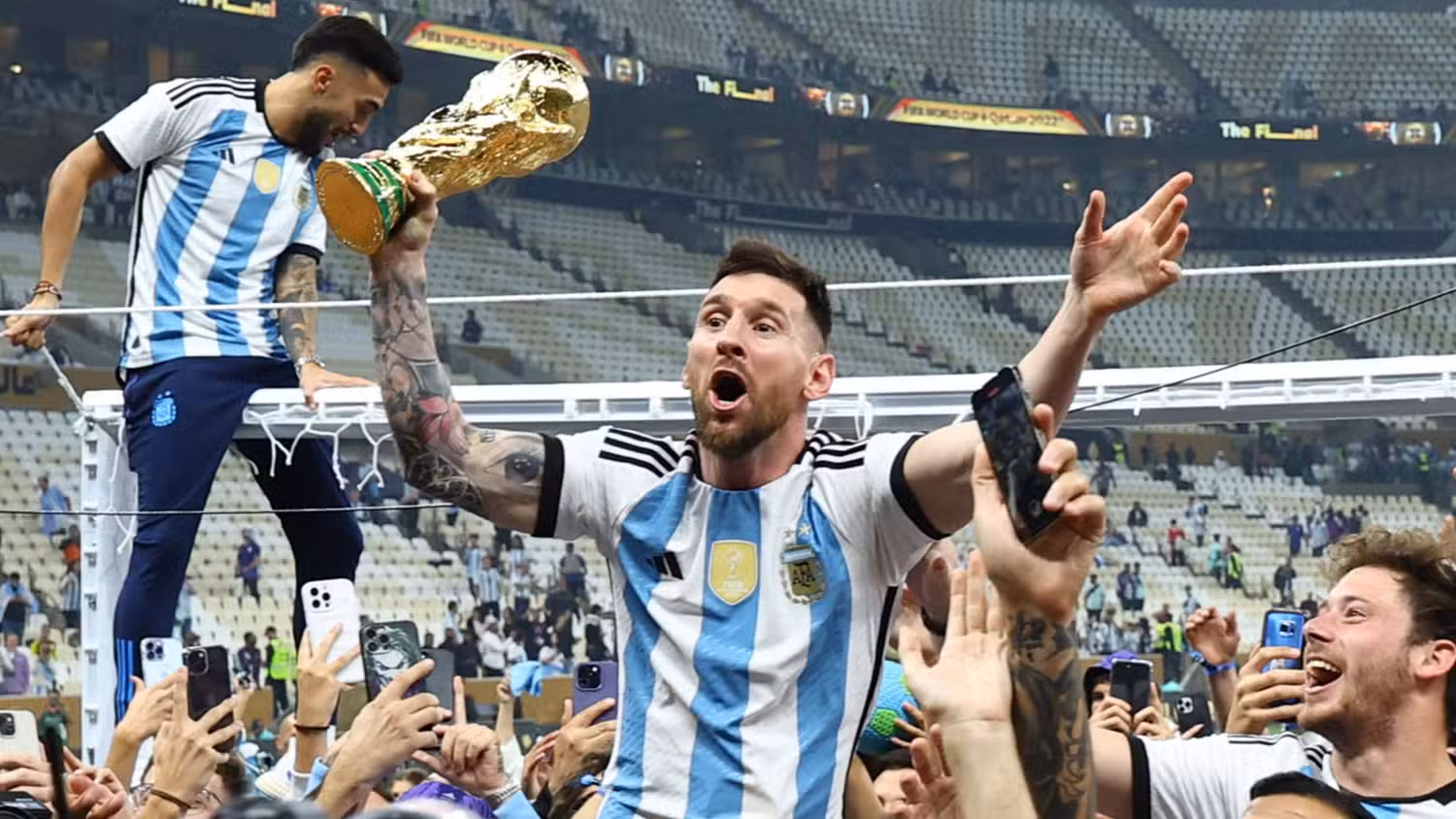 Mohamed Salah Dinilai Sebagai Salah Satu Pemain Terbaik Dunia, Akui Lionel Messi Sebagai Pemain Kidal Terbaik Sepanjang Masa 1 pul 5