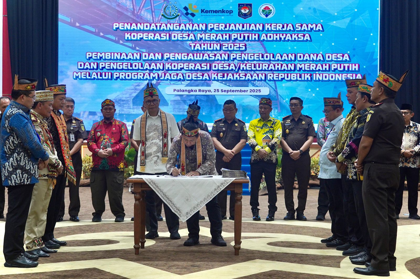 Ferry Juliantono Pastikan Pengawasan Internal-Eksternal untuk Perkuat Tata Kelola Kopdes Merah Putih 1 pul 183