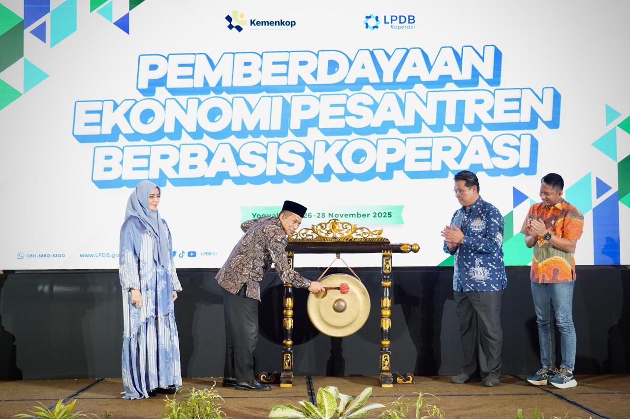 Ferry Juliantono Dorong Kopontren Masuk Sektor Produktif Guna Perkuat Ekonomi Umat 1 IMG 20251127 WA0083