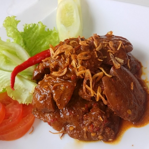 Empal Goreng–Semur Jengkol, Menu Primadona Nasi Uduk Mpok Ita 1 IMG 20251201 WA0050