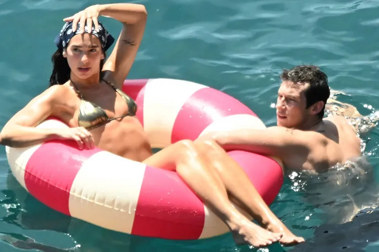 Dua Lipa dan Callum Turner Nikmati Bulan Madu Romantis di Italia Setelah Menikah 1 Dua Lipa and Callum Turner 061426 1 b6b5ee0f9be64993a3f3caee3a80a689